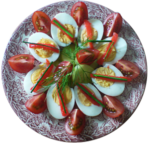 Ein leckerer und gesunder Salat mit Dill garniert